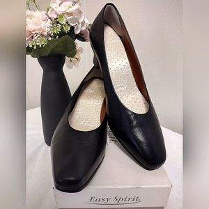 Easy Spirit Women's Leather Pumps